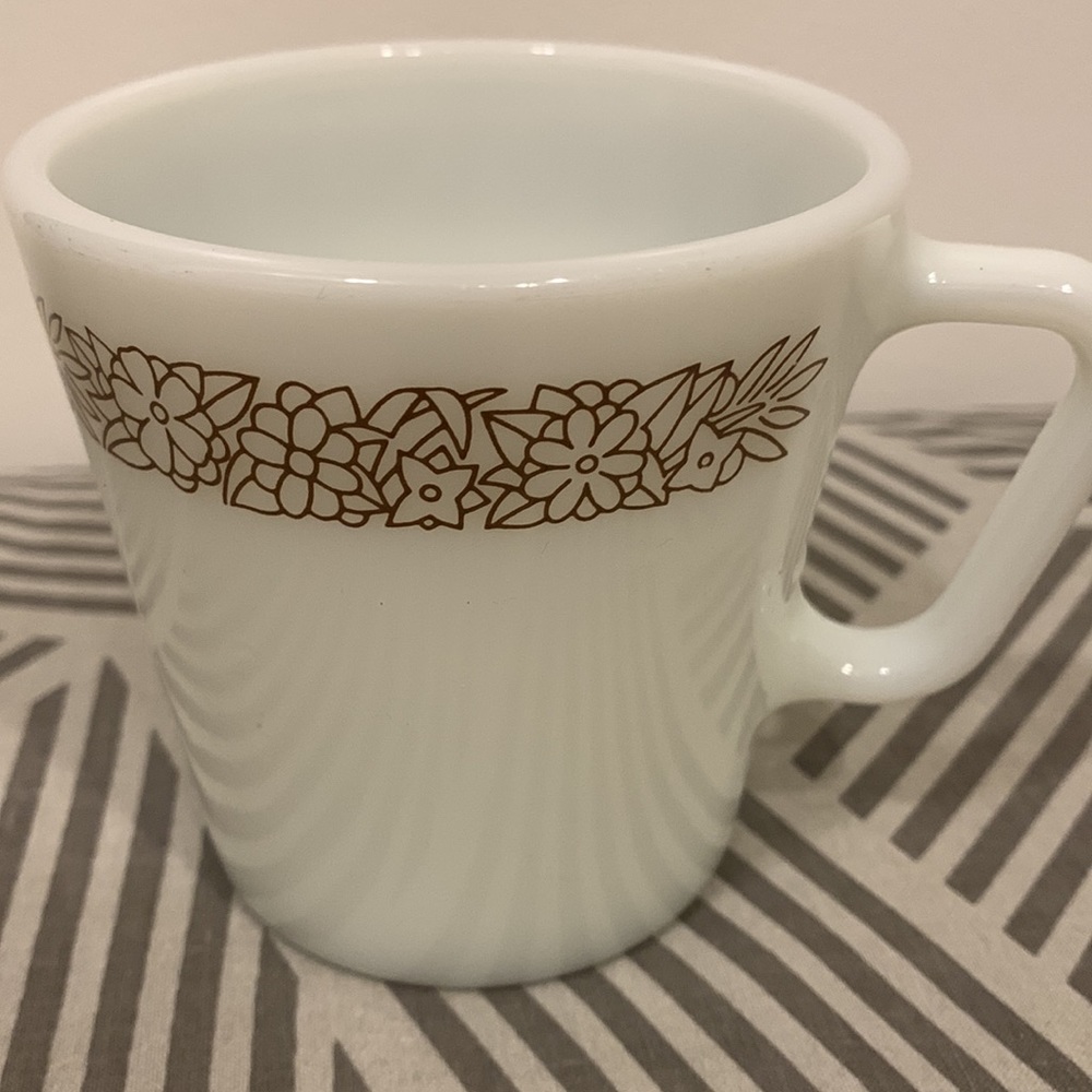 Vintage Pyrex mug - Picture 3 of 5